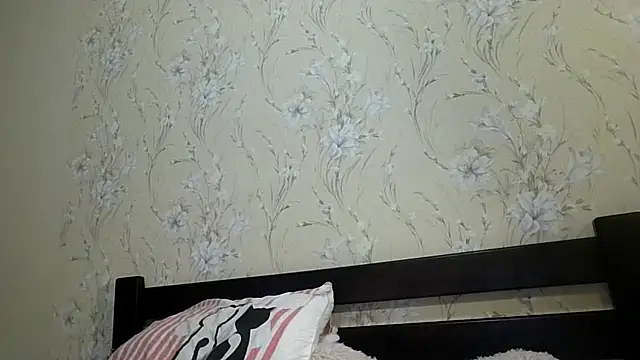 kila lo online show from February 25, 8:29 pm