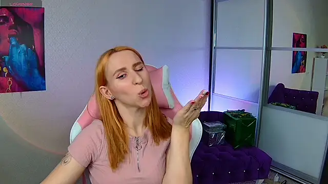 Snapshot of AliceBYKiss chatting on January 10, 7:11 pm AliceBYKiss online show from January 10, 7:11 pm