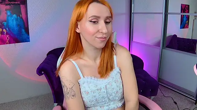 Snapshot of AliceBYKiss chatting on January 30, 9:25 am AliceBYKiss online show from January 30, 9:25 am