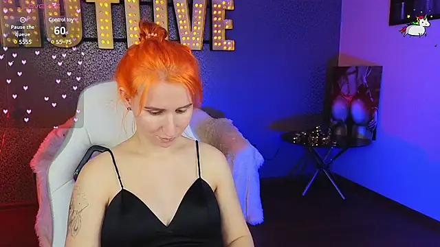 Snapshot of AliceBYKiss chatting on February 3, 3:38 pm AliceBYKiss online show from February 3, 3:38 pm