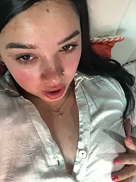 Snapshot of Julieta_333 chatting on September 13, 3:45 pm Julieta 333 online show from September 13, 3:45 pm