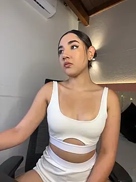 AniiRose online show from November 15, 7:10 pm