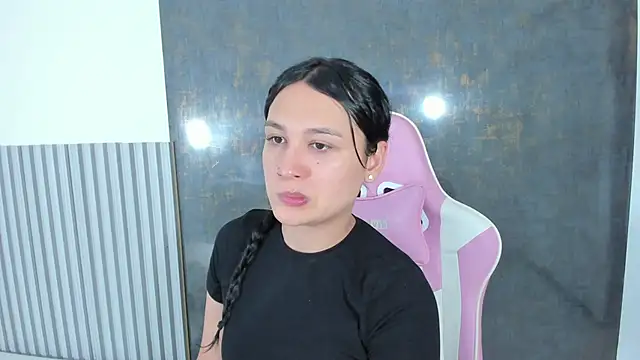 Snapshot of lana_boomer chatting on October 31, 8:10 pm lana boomer online show from October 31, 8:10 pm