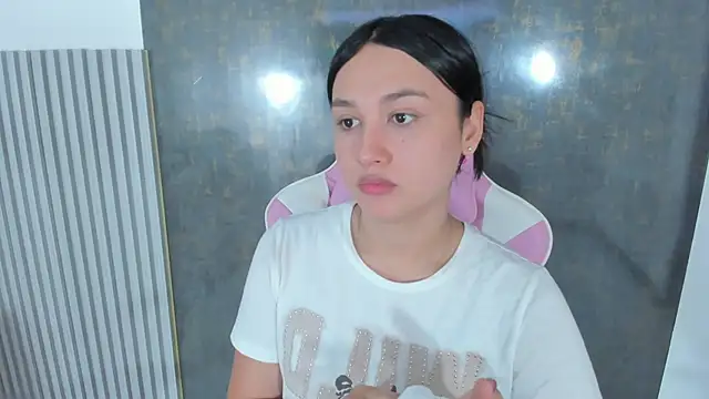 lana boomer online show from March 31, 8:09 pm