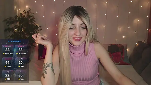 Snapshot of Katty_Lights chatting on December 31, 11:49 pm Katty Lights online show from December 31, 11:49 pm