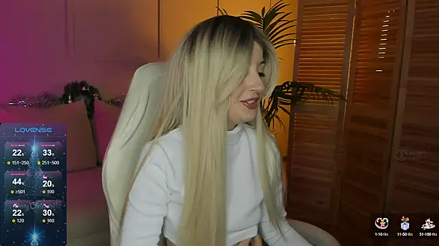 Snapshot of Katty_Lights chatting on January 1, 1:16 pm Katty Lights online show from January 1, 1:16 pm