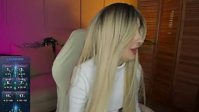 Snapshot of Katty_Lights chatting on January 1, 4:18 pm Katty Lights online show from January 1, 4:18 pm