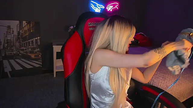 Snapshot of Katty_Lights chatting on March 6, 11:31 pm Katty Lights online show from March 6, 11:31 pm