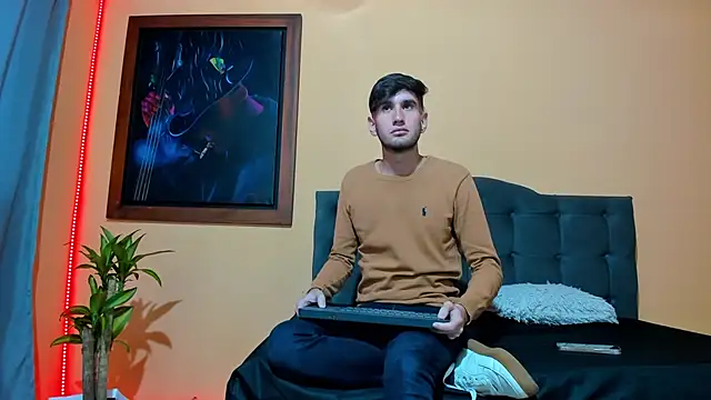 Snapshot of Thhiago_tay chatting on December 10, 1:00 pm Thhiago tay online show from December 10, 1:00 pm