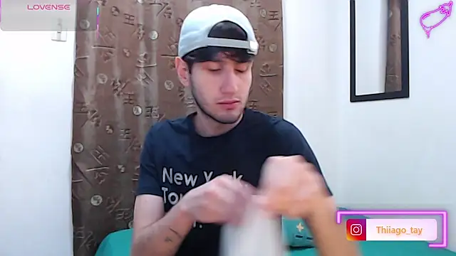 Snapshot of Thhiago_tay chatting on September 14, 8:19 pm Thhiago tay online show from September 14, 8:19 pm