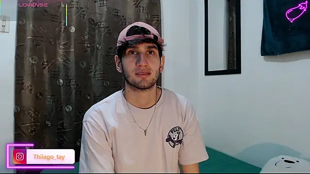 Snapshot of Thhiago_tay chatting on September 19, 4:25 am Thhiago tay online show from September 19, 4:25 am