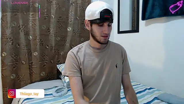 Snapshot of Thhiago_tay chatting on September 30, 11:10 pm Thhiago tay online show from September 30, 11:10 pm