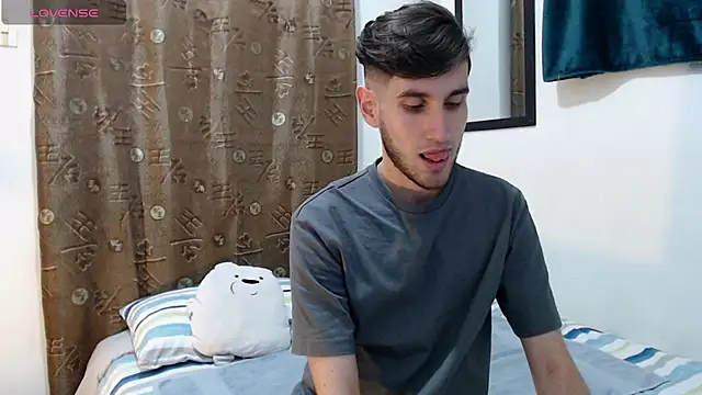 Snapshot of Thhiago_tay chatting on October 3, 11:35 pm Thhiago tay online show from October 3, 11:35 pm