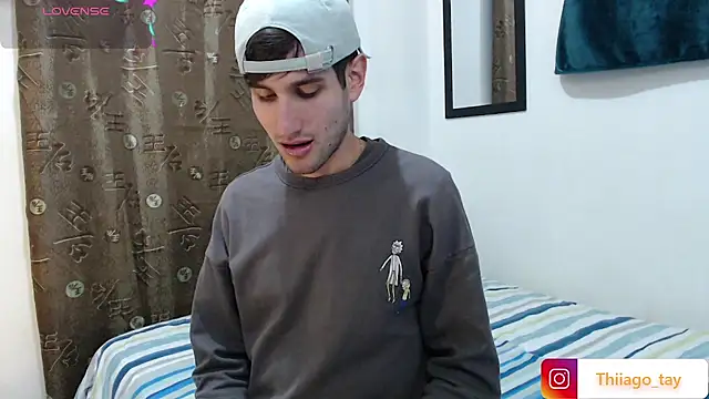 Snapshot of Thhiago_tay chatting on November 3, 11:59 pm Thhiago tay online show from November 3, 11:59 pm