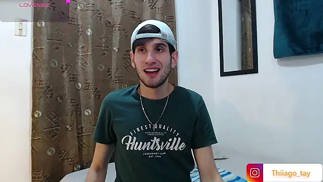 Snapshot of Thhiago_tay chatting on November 13, 4:44 am Thhiago tay online show from November 13, 4:44 am