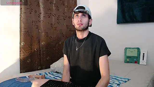 Snapshot of Thhiago_tay chatting on November 22, 8:57 am Thhiago tay online show from November 22, 8:57 am