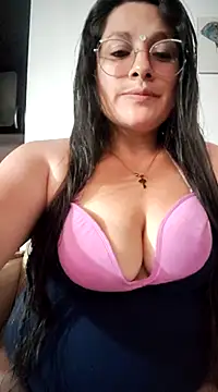 Snapshot of Neve_Collins chatting on December 24, 5:27 am Neve Collins online show from December 24, 5:27 am