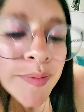 Snapshot of Neve_Collins chatting on February 4, 3:44 am Neve Collins online show from February 4, 3:44 am