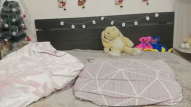 Snapshot of lola__banny chatting on December 3, 3:00 pm lola  banny online show from December 3, 3:00 pm