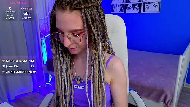 VioletShine online show from March 5, 9:59 pm