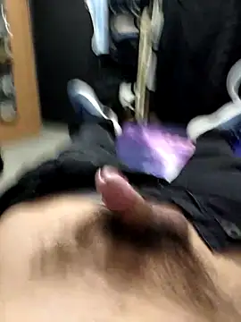 Snapshot of Alee3xxx chatting on October 24, 3:03 am Alee3xxx online show from October 24, 3:03 am