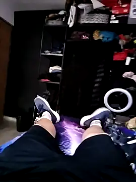 Snapshot of Alee3xxx chatting on October 30, 4:52 pm Alee3xxx online show from October 30, 4:52 pm