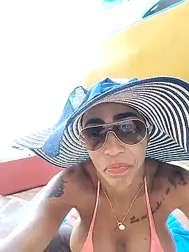 Snapshot of Alison_fitness chatting on February 15, 6:33 pm Alison fitness online show from February 15, 6:33 pm