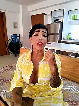 Snapshot of Alison_fitness chatting on February 26, 9:16 pm Alison fitness online show from February 26, 9:16 pm