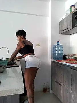 Snapshot of Alison_fitness chatting on March 12, 7:38 pm Alison fitness online show from March 12, 7:38 pm