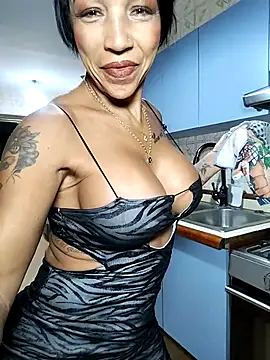 Snapshot of Alison_fitness chatting on September 27, 12:48 am Alison fitness online show from September 27, 12:48 am