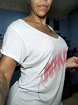 Snapshot of Alison_fitness chatting on October 11, 10:14 am Alison fitness online show from October 11, 10:14 am