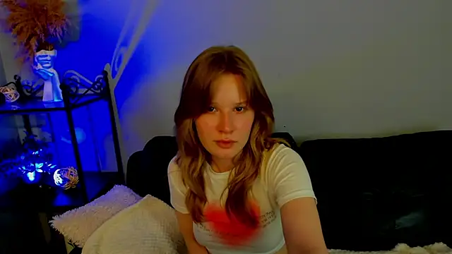 Snapshot of EvaStevs chatting on December 8, 7:54 pm EvaStevs online show from December 8, 7:54 pm