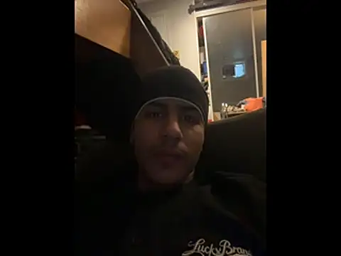 Snapshot of johnycash21 chatting on April 3, 12:25 pm johnycash21 online show from April 3, 12:25 pm