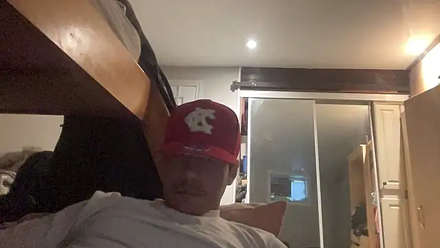 Snapshot of johnycash21 chatting on April 16, 10:45 pm johnycash21 online show from April 16, 10:45 pm