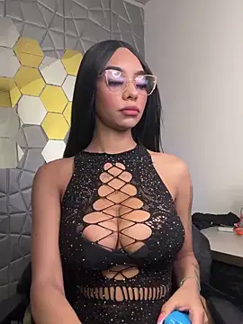 Tiffanny online show from March 22, 12:35 pm