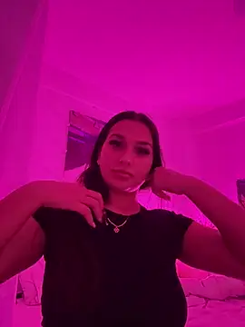 Snapshot of lissa_yasemin chatting on December 4, 2:31 am lissa yasemin online show from December 4, 2:31 am