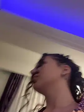 Snapshot of lissa_yasemin chatting on February 14, 9:43 pm lissa yasemin online show from February 14, 9:43 pm