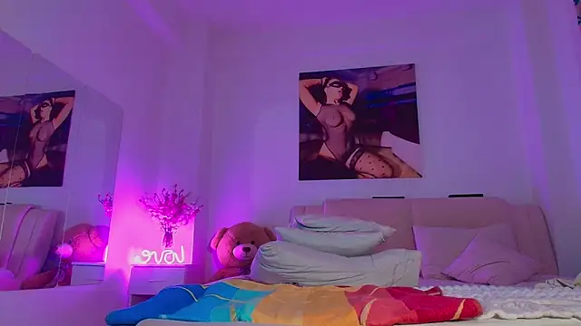 Snapshot of lissa_yasemin chatting on February 16, 10:43 pm lissa yasemin online show from February 16, 10:43 pm