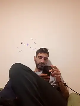 Snapshot of Italian69am chatting on November 4, 7:18 am Italian69am online show from November 4, 7:18 am