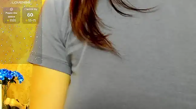 Snapshot of AddisonMars chatting on December 15, 4:29 am AddisonMars online show from December 15, 4:29 am