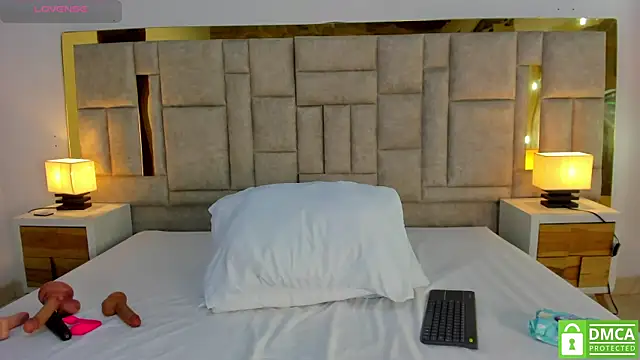 valtira nova online show from April 7, 7:36 pm