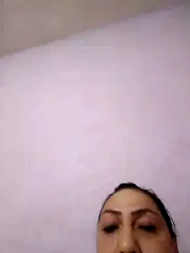 Snapshot of Osha10 chatting on December 10, 10:16 pm Osha10 online show from December 10, 10:16 pm