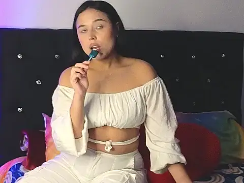 Sweet xuee18 online show from March 31, 12:12 am