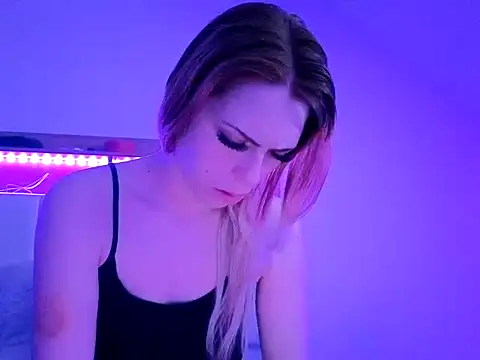 Snapshot of nicole77745 chatting on March 2, 10:11 am nicole77745 online show from March 2, 10:11 am