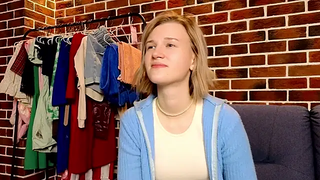 Snapshot of MariamBate chatting on December 4, 4:05 pm MariamBate online show from December 4, 4:05 pm