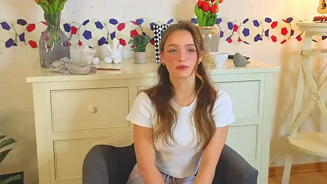 AlodiaBeresford online show from December 6, 11:00 am