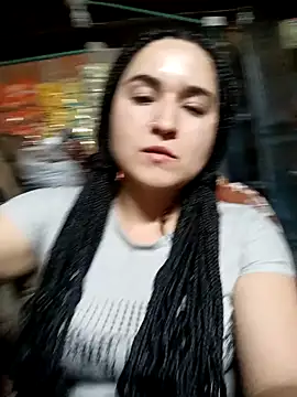 Snapshot of alexax0 chatting on December 15, 1:35 am alexax0 online show from December 15, 1:35 am