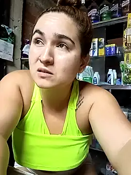 Snapshot of alexax0 chatting on February 1, 2:47 am alexax0 online show from February 1, 2:47 am