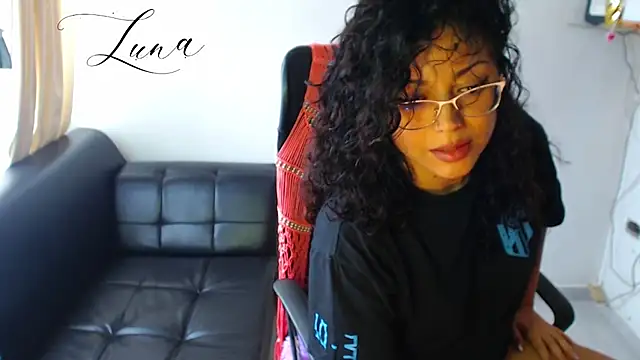 Snapshot of Lunavega1 chatting on September 10, 4:18 pm Lunavega1 online show from September 10, 4:18 pm