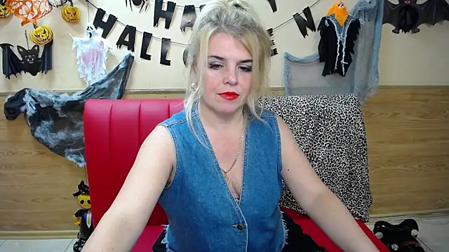 Julya Barbi online show from November 6, 6:14 am